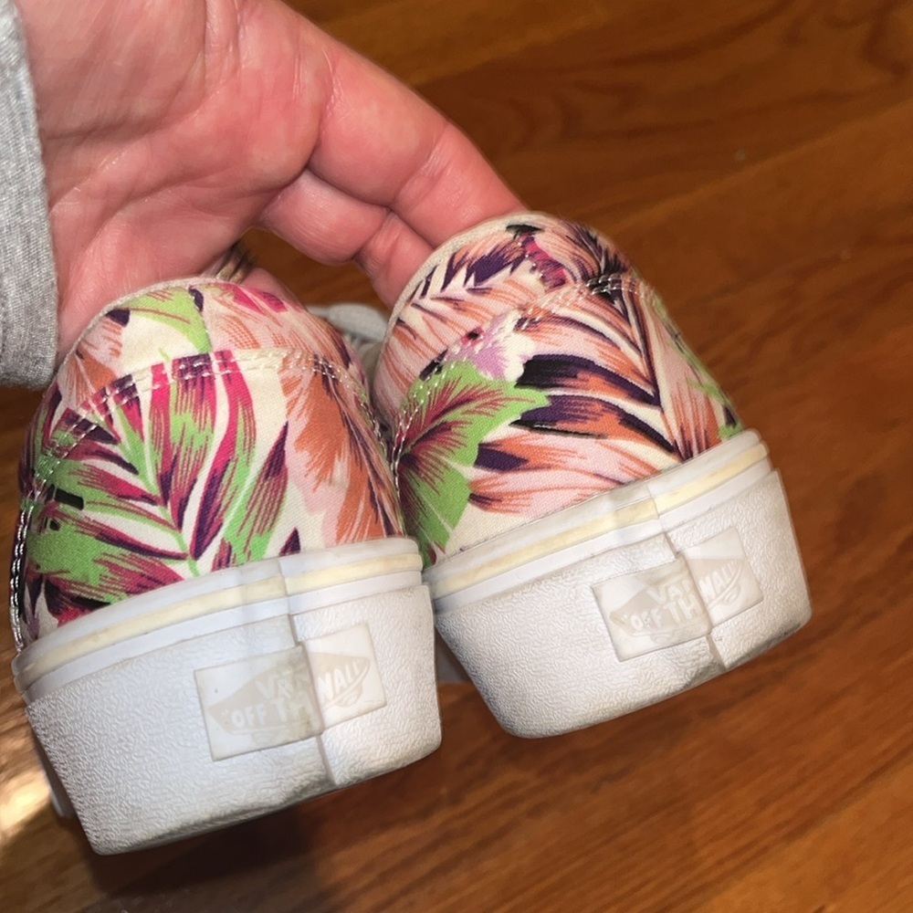 Vans women’s size 7 1/2 Hawaiian print sneakers - Picture 3 of 7